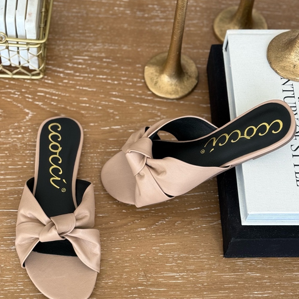 CCOCCI Serena Knotted Faux Leather Slide Sandals Taupe Size 7.5